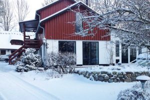 Lej værelser hos Albertine om vinteren med fri parkering